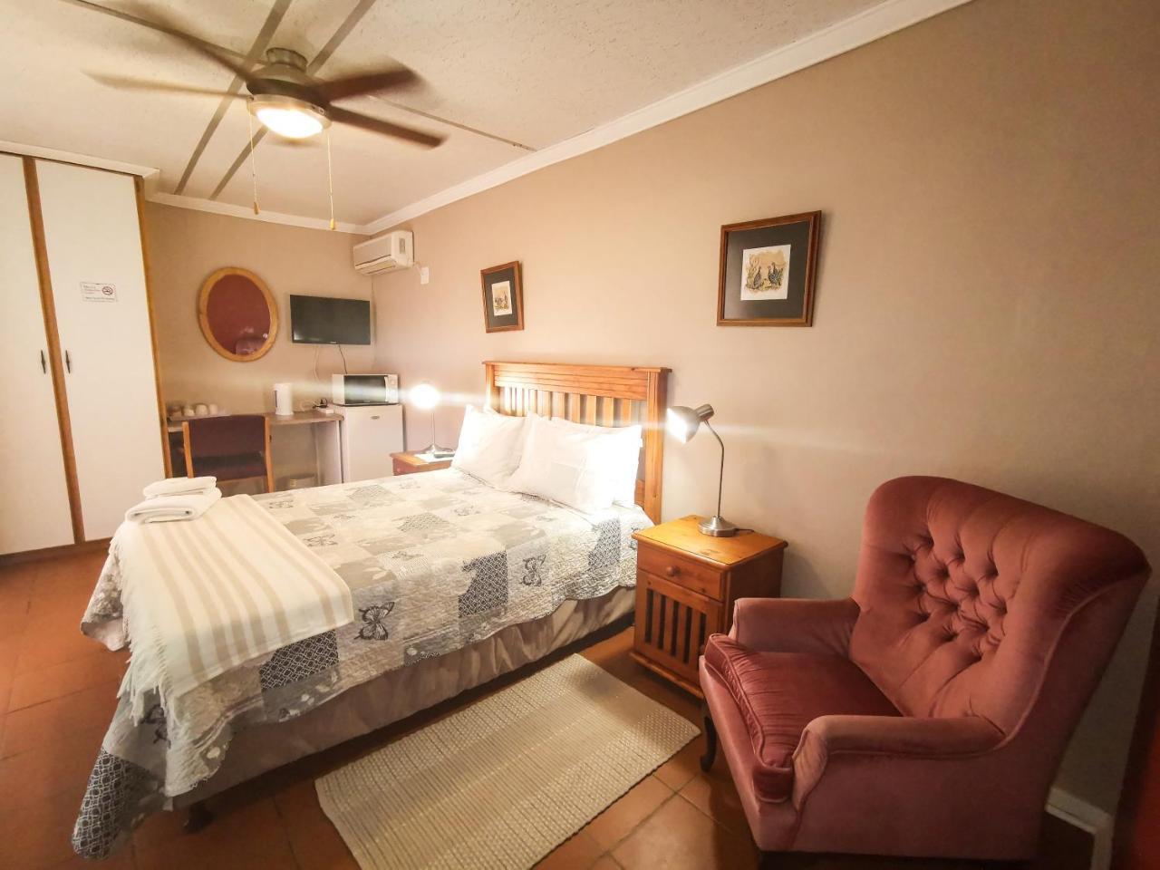 Loerie Guesthouse フッドスプルイト エクステリア 写真